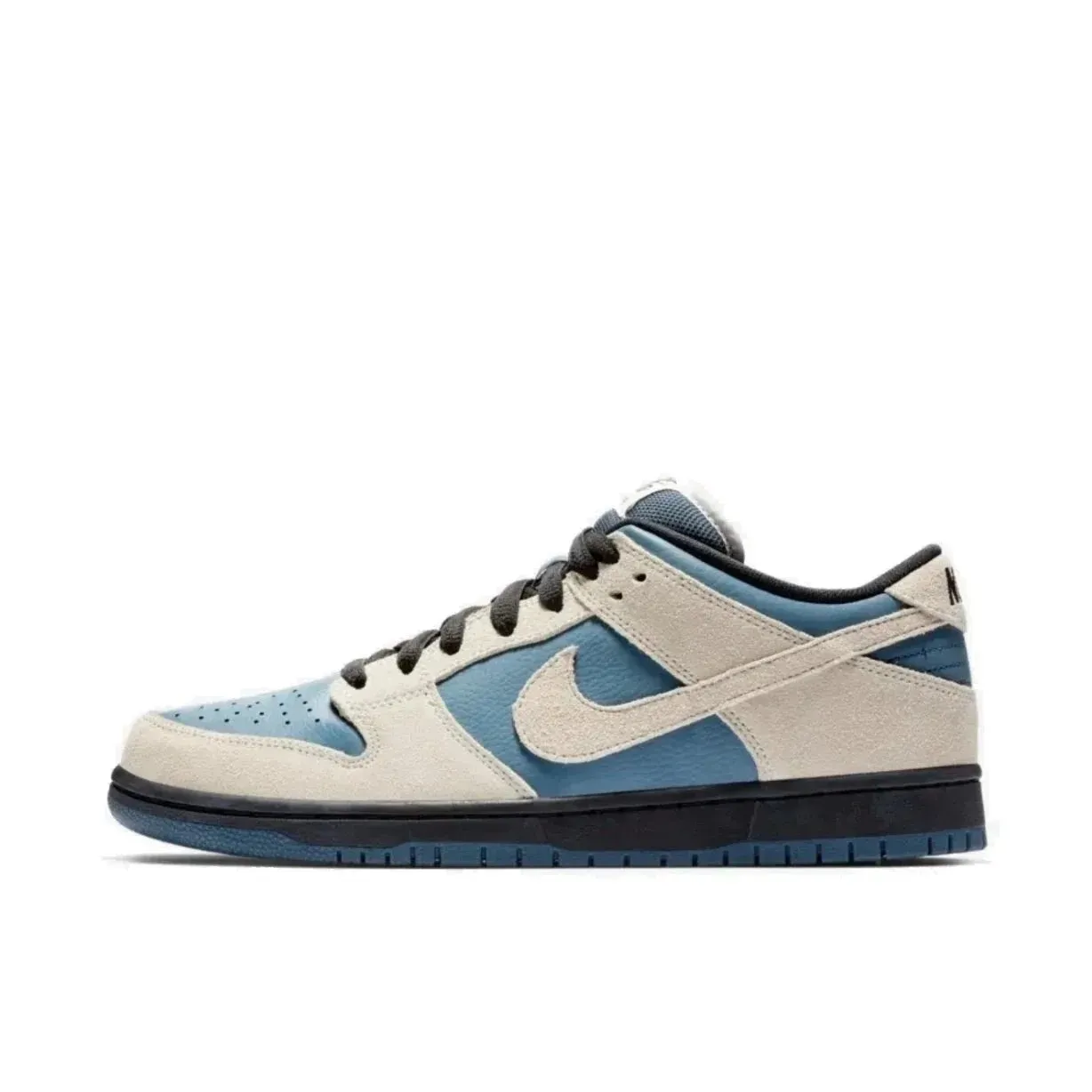 Nike Dunk Low Beige Blue: Retro inspired