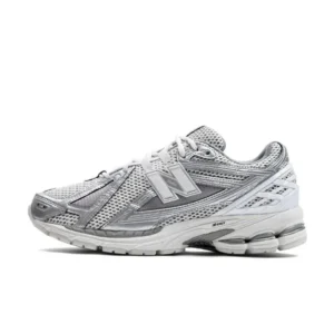 New Balance Silver toned Running Shoes