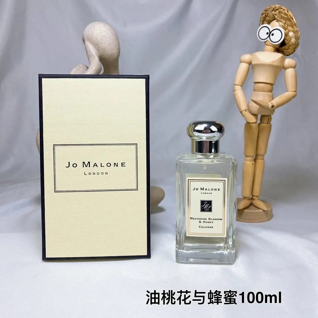 - Jo Malone Nectarine Blossom & Honey