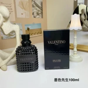 Valentino Born in Roma Rockstud Noir Black