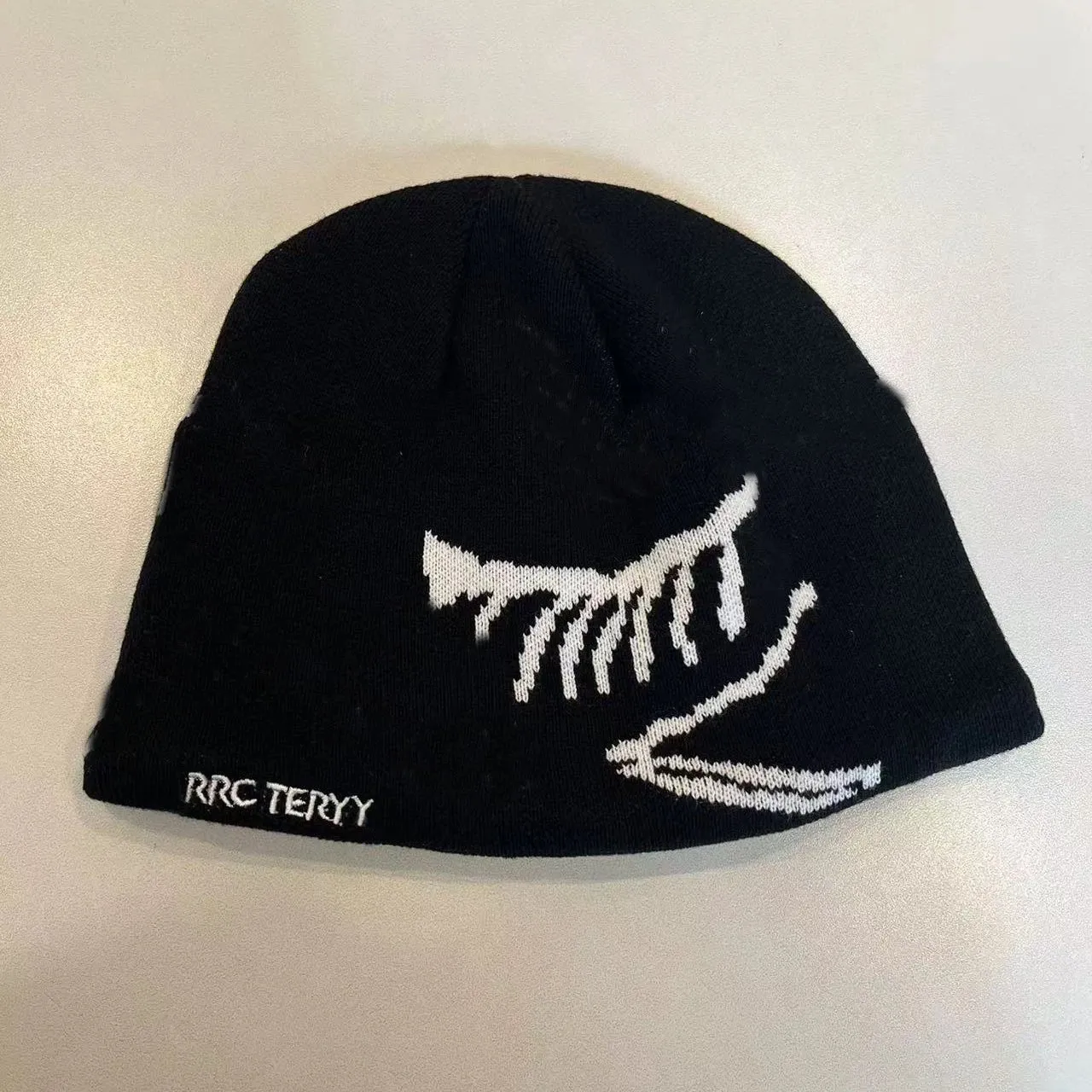 RRC TERRY Black Knit Beanie: Street style