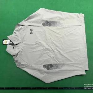 Under Armour Light Gray Long Sleeve: Sporty