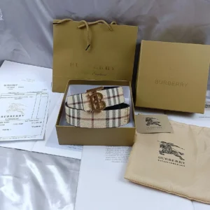 Burberry Reversible Belt in Beige: Timeless