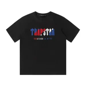 Trapstar Black T shirt: Bold Print for Urban