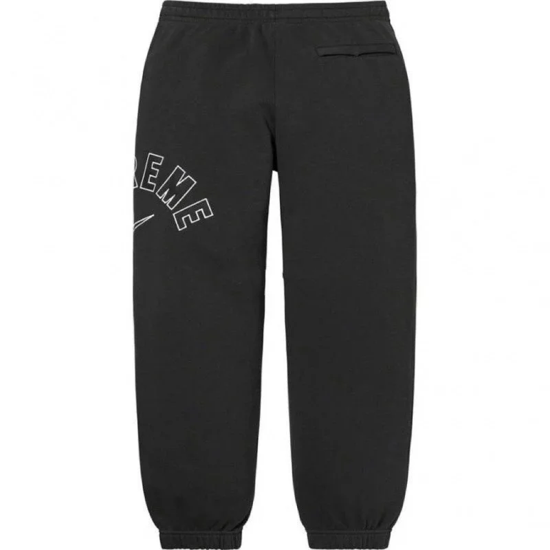 Supreme Black Sweatpants: Street style