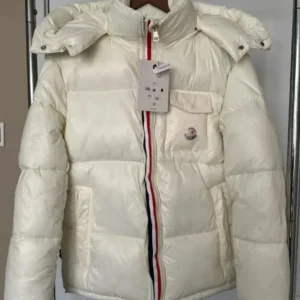 Moncler Off white Puffer: Luxury