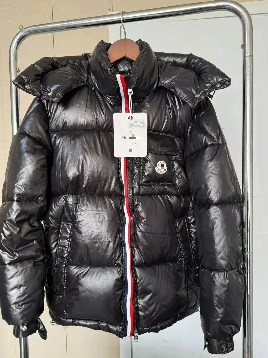 Moncler Black Puffer: Premium