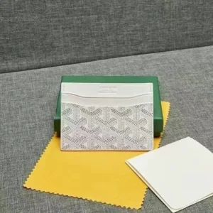Goyard White Card holder: Chic & Exquisite