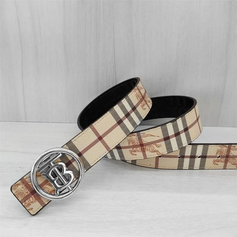 Burberry Beige Belt with Checks: Timeless