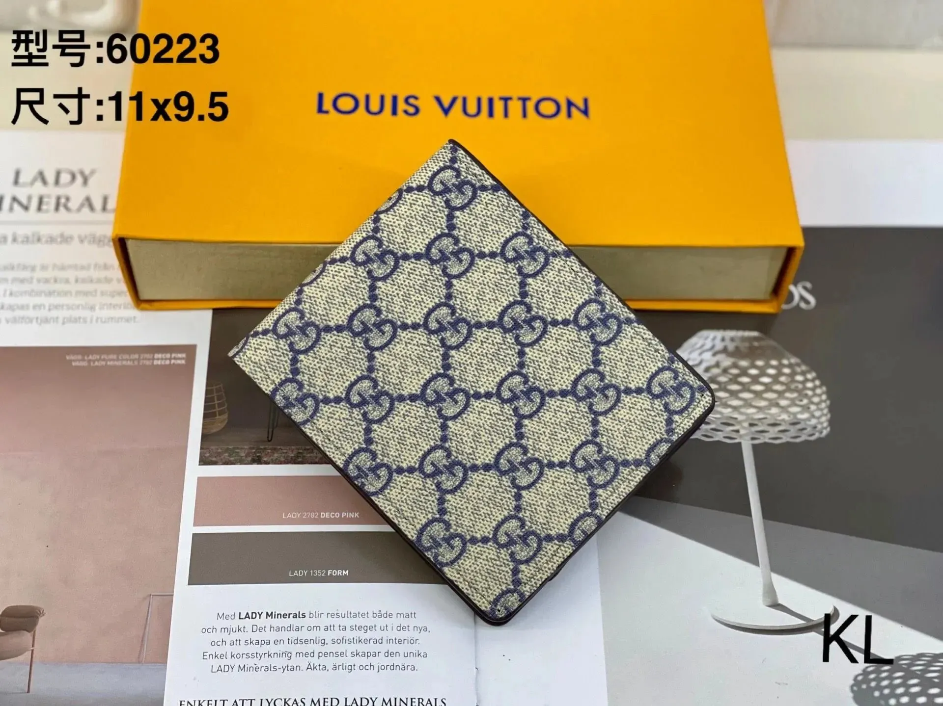 Gucci Beige Blue Wallet: An Iconic Fashion