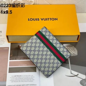 Gucci 60223 Beige Wallet Timeless Fashion Piece