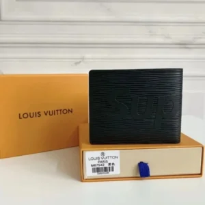 Louis Vuitton Black M67542 Wallet High end