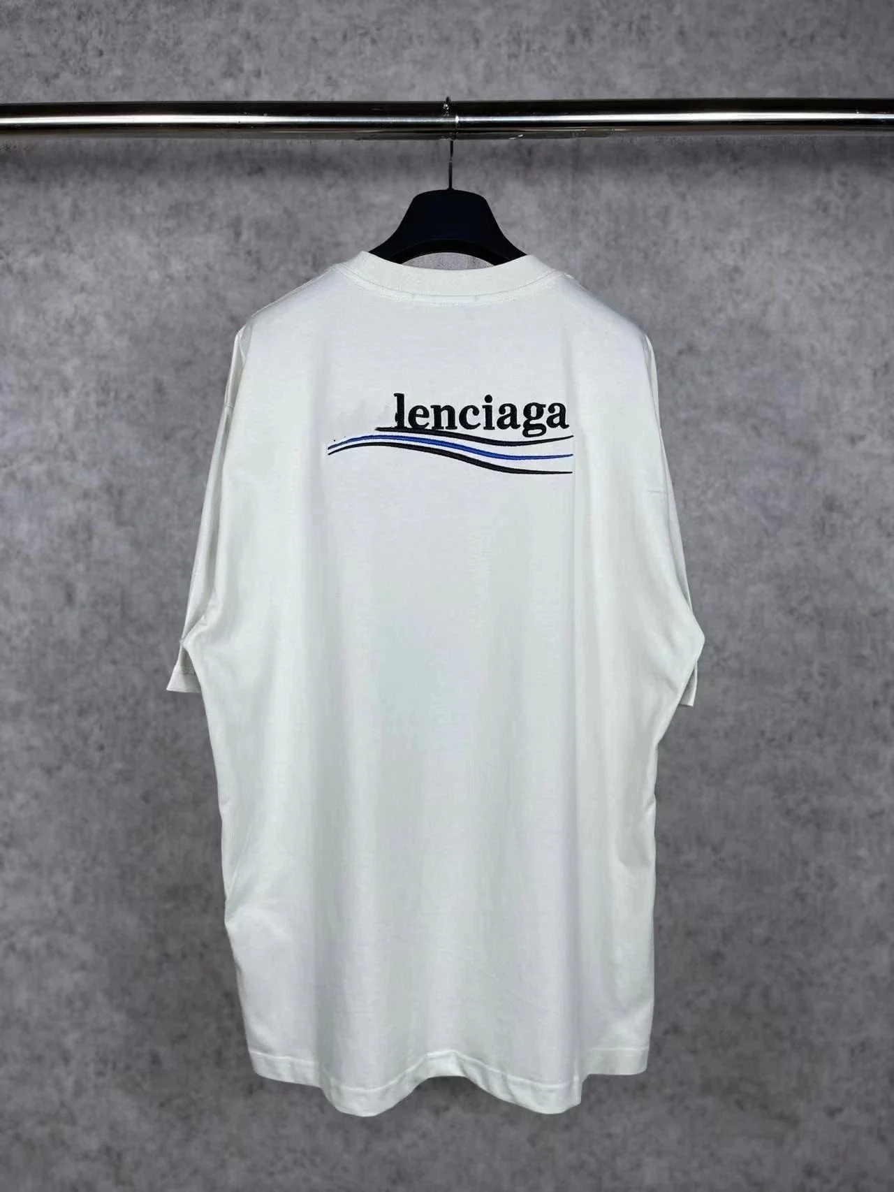 Balenciaga White T shirt: Bold Branding