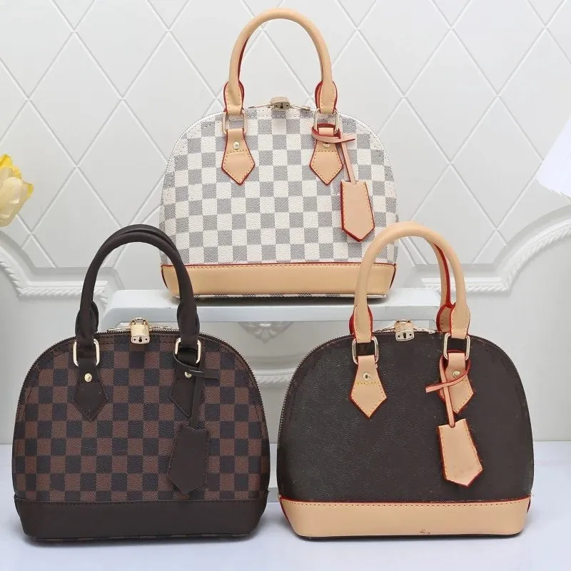 Louis Vuitton Speedy Brown Handbag: Elegant