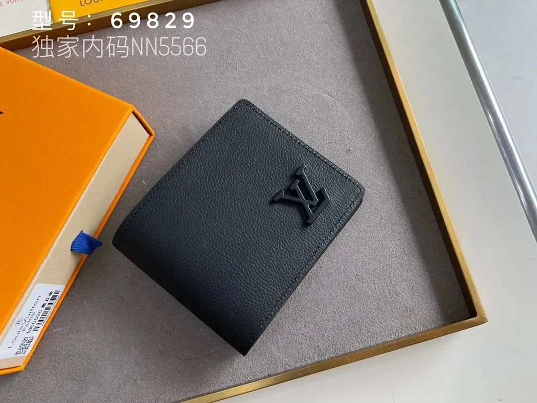 Louis Vuitton 69829 Black Wallet Exquisite