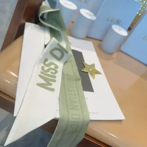 MISS Dior Ribbon with Gold Star Pin