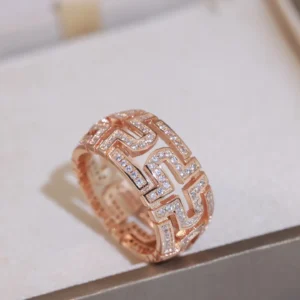 Rose Gold Maze Pattern Diamond Ring