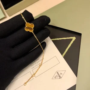 Van Cleef & Arpels Clover Bracelet