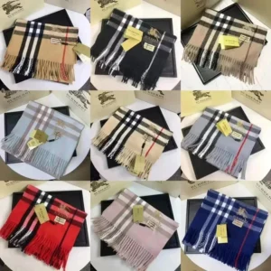 Burberry Scarf Classic Style